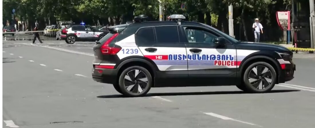 Ոստիկաններն անհետ կորածների հարազատներին չթույլատրեցին փակել Երևանի Հերացի փողոցը