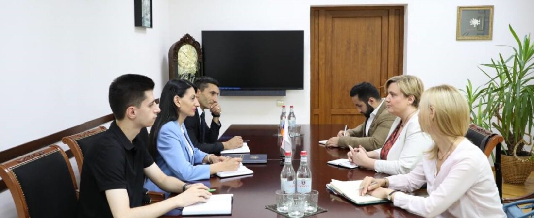 Անահիտ Մանասյանն ընդունել է Հայաստանում ԿԽՄԿ-ի պատվիրակության ղեկավարին