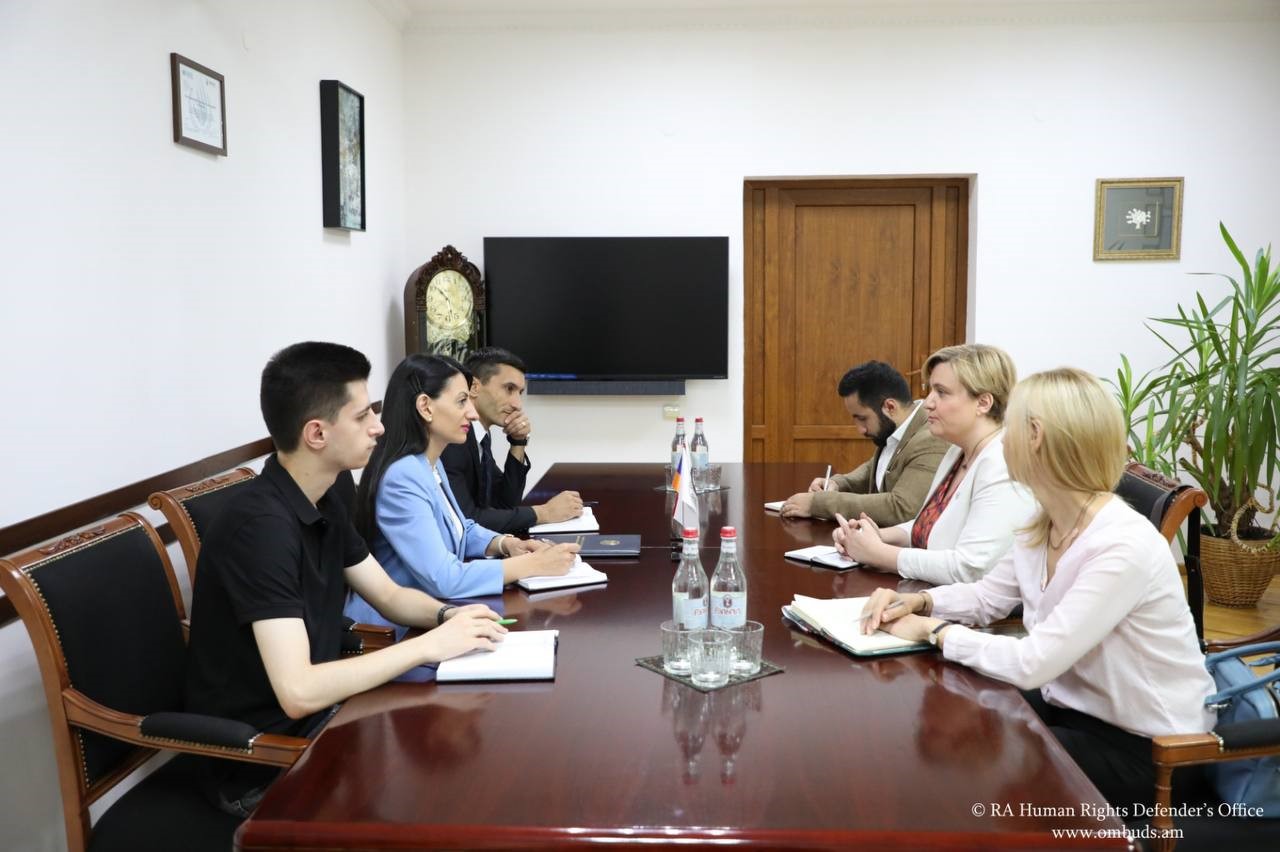 Անահիտ Մանասյանն ընդունել է Հայաստանում ԿԽՄԿ-ի պատվիրակության ղեկավարին